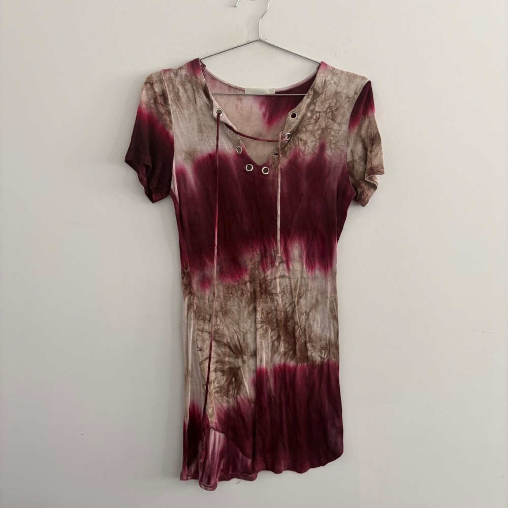 Heart Hips Tie Dye Lace Up V-Neck Tunic Top Medium Burgundy Brown